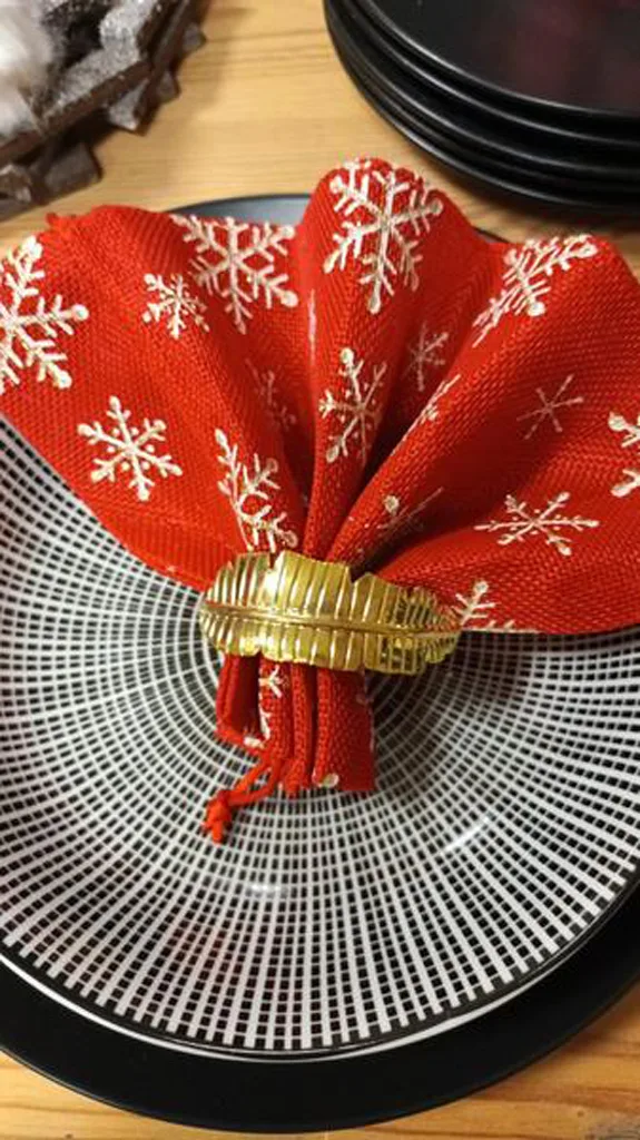 HIT Ozdobný kroužek na ubrousek 4ks růžový stromek / hvězda - Obrázek 2