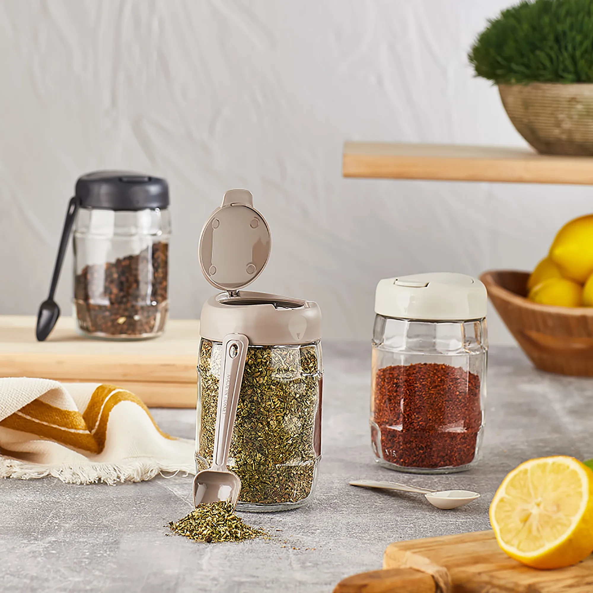 QLUX Skleněná kořenka s víčkem a lžičkou 380ml - Obrázek 2