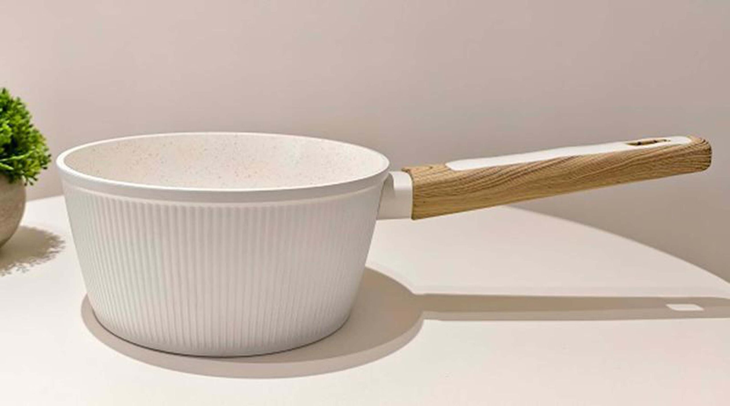 Rendlík KITCHISIMO BIANCO 18cm nepřilnavý povrch