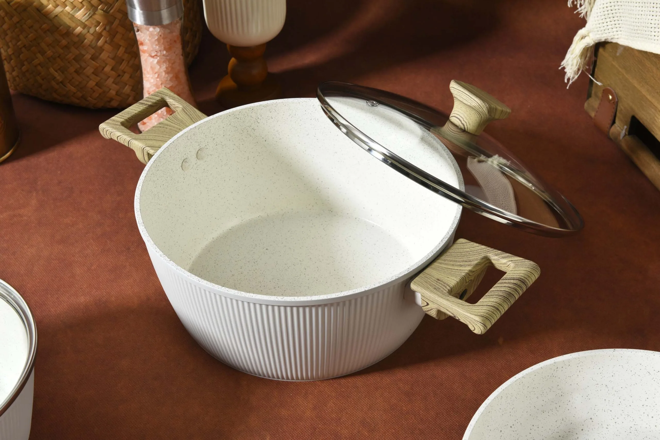 Kastrol s poklicí KITCHISIMO Bianco 20cm nepřilnavý povrch - Obrázek 2