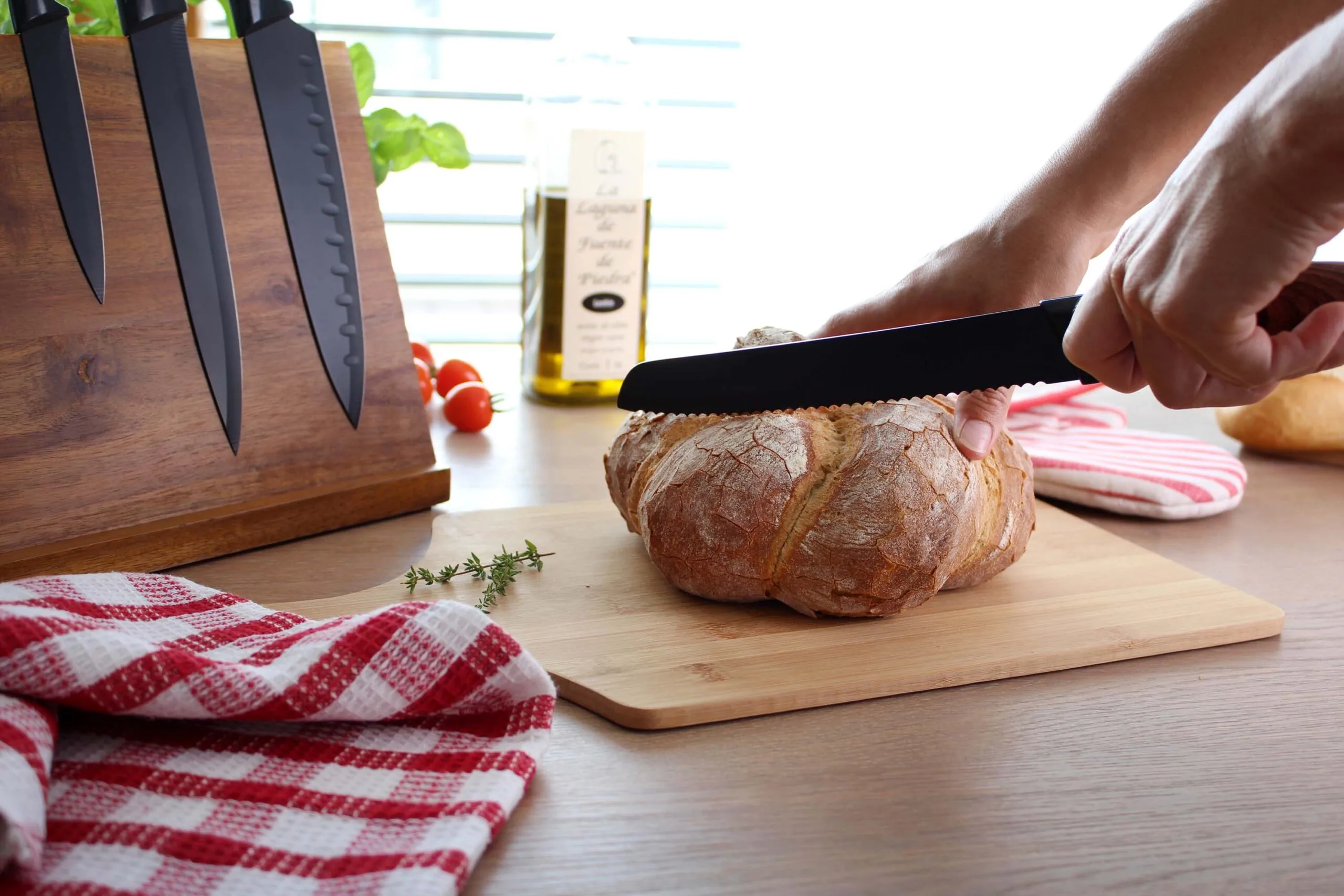 Dřevěné krájecí prkénko PROVENCE s rukojetí bambus 44cm - Obrázek 2