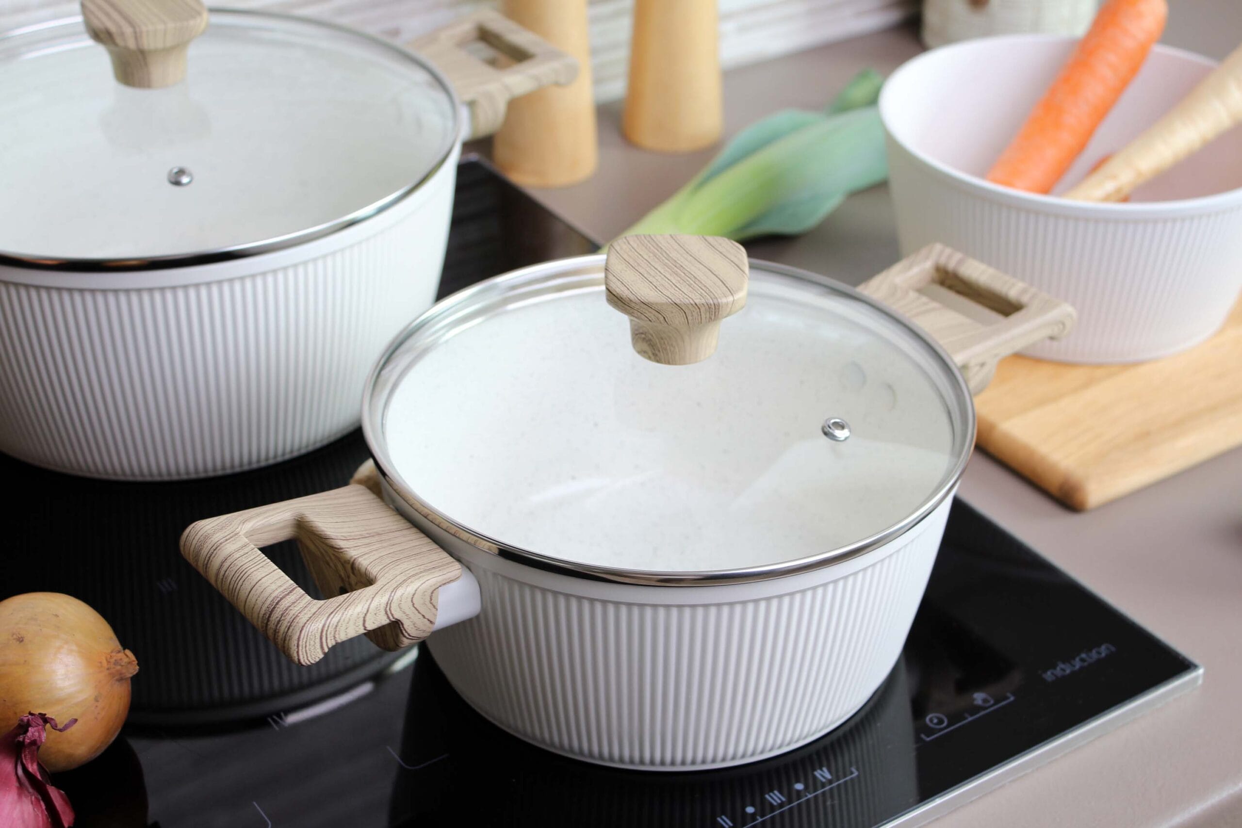 Kastrol s poklicí KITCHISIMO Bianco 24cm nepřilnavý povrch - Obrázek 2